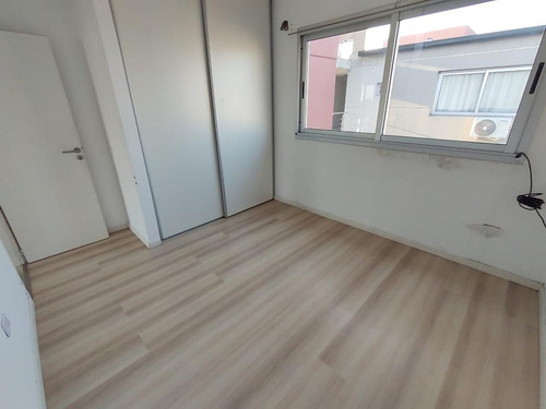 Imagen 4 de 9 de Departamento En Venta, Moreno 754 (6°d), Belén De Escobar