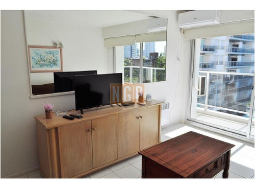 Apartamento Con Todos Los Servicios Buena Rentabilidad- Ref: 18257