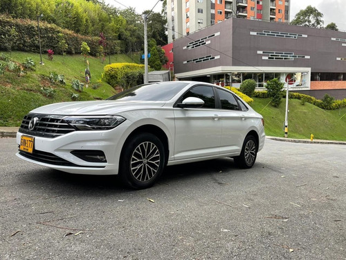 Imagen 1 de 15 de Volkswagen Jetta 2020 1.4 Tsi Comfortline