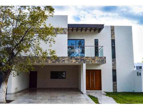 Casa En Venta En San Armando