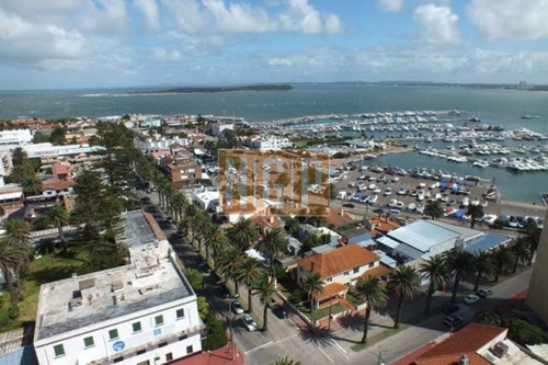 Hermoso Con Vista Total Al Puerto Divino-ref:12501
