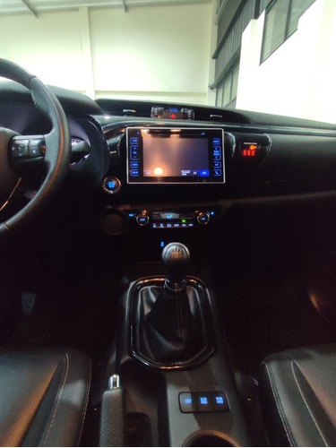 Imagen 22 de 24 de Toyota Hilux Srx 2,8 Tdi 4x2 Mt
