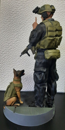 Figura Operador Geof K9 Pfa - 25 Cms - Impresion 3d