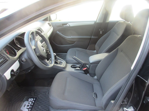 Imagen 7 de 11 de Volkswagen Jetta 2017 2.5 Trendline Tiptronic At