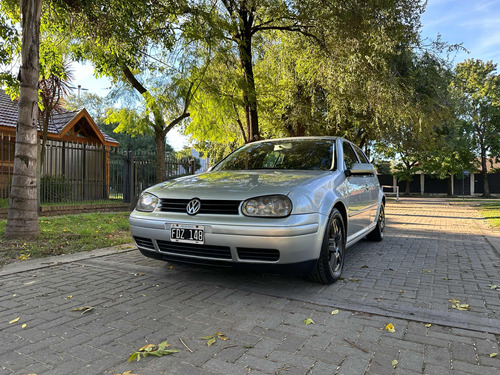 Volkswagen Golf 1.6 Format