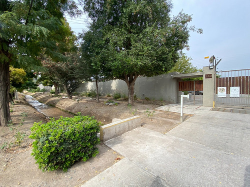 Casa Cond Los Robles 4 Dor + 4 Bañ + 4 Est + Pisci 700/140m2
