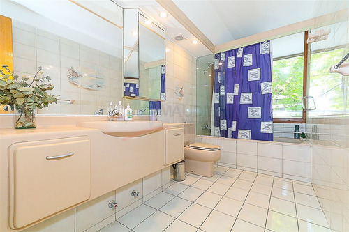Departamento En Venta De 5 Dorm. En Providencia