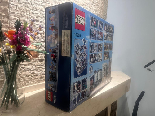 Lego Creator 10255 Modular Assembly Square 4002