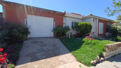 Casa En Venta En La Punta, San Luis 2 Dormitorios, Garage Y Excelente Ubicación