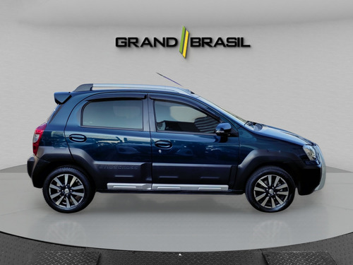Toyota Etios Toyota Etios Cross 1.5 (Flex)