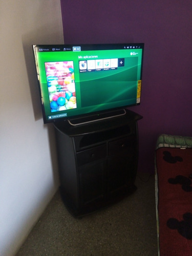 Imagen 3 de 4 de Tv Sony Smart Full Hd 1080 40 Modelo W600b Con La Mesa