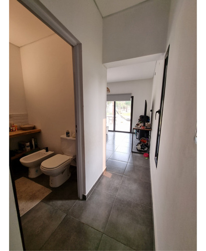 Casa 2 Dormitorios Impecable Y Tranquila En Villa Monte Alto