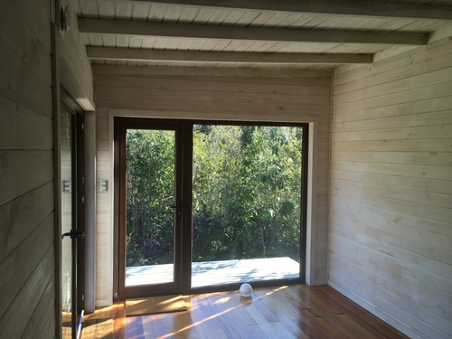 Moderna Tiny House Inserta En Parcela De Bosque Nativo