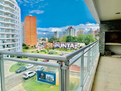 Imagen 2 de 14 de Apartamento Con Parrillero Propio