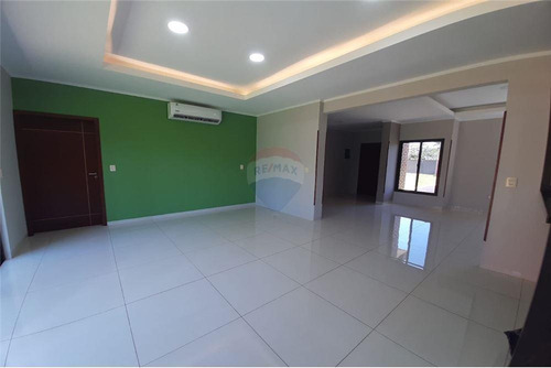 Imagen 6 de 14 de Vendo Residencia Con Amplio Patio En El Barrio San Miguel, Cambyreta: 2 Habitaciones Y 2 Baños.