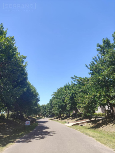 Lote De Terreno De 1200 M2 En Venta En El Club De Campo Los Palenques En Manzanares.
