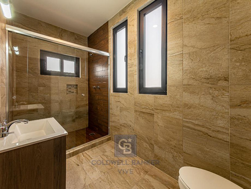 Casa En Venta En Colonia Santa Rosa De Jauregui, Querétaro, Querétaro