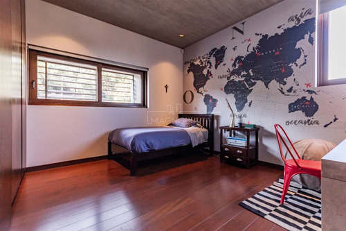 Casa En Venta De 6 Dorm. En Lo Barnechea