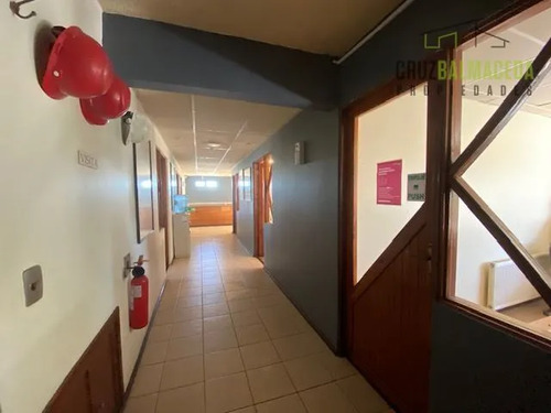 Oficinas Y Bodegas En Terreno Urbano, A Orilla De Ruta 5 Sur