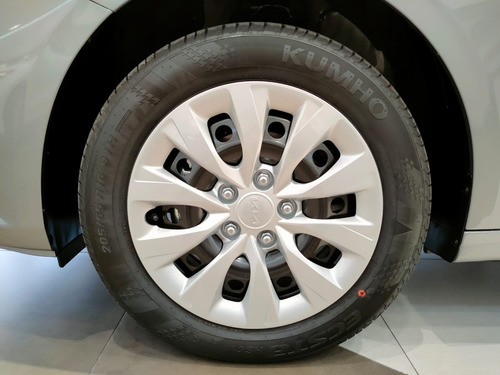 Imagen 9 de 15 de Kia Forte Sedan L Aut
