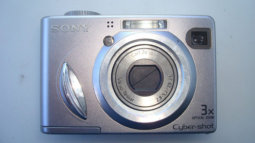 Imagem 1 de 5 de Câmera Digital Sony Cyber-shot 5.1 Mega Pixels Dsc-w5 512mb