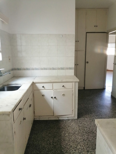 Imagen 10 de 13 de Muy Buena Planta Baja Al Frente, Dos Dormitorios, 65m, Patio