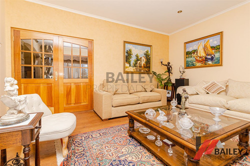 Casa En Arriendo De 5 Dorm. En Concón