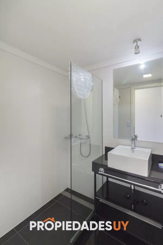 Apartamento En Venta Y Alquiler En Mansa Punta Del Este, 3 Dormitorios, 4 Baños