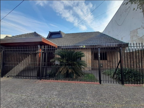 Venta De Casa En Castelar Norte