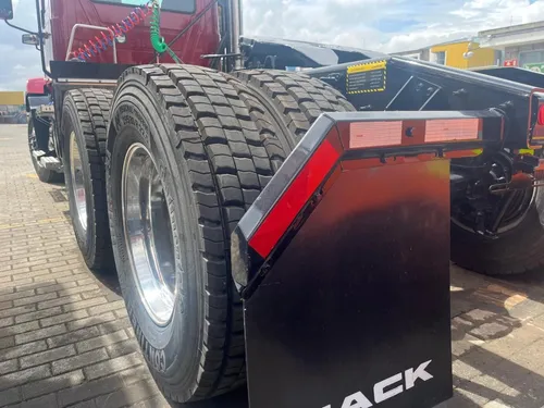 Tractomula Mack