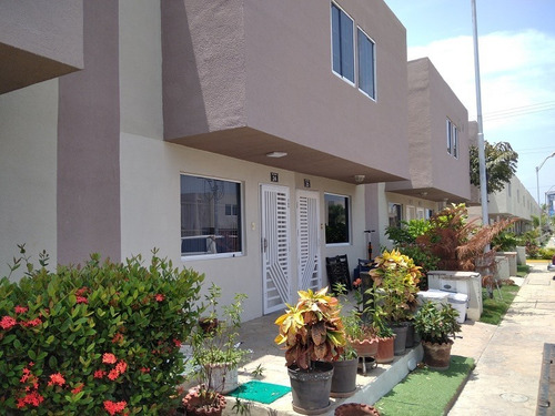 Imagen 2 de 20 de Town House En Venta En Nueva Barcelona. C.r Mar De Oriente