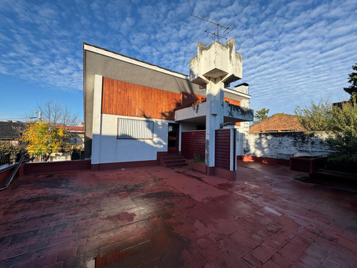 Casa 6 Ambientes- Villa Sarmiento