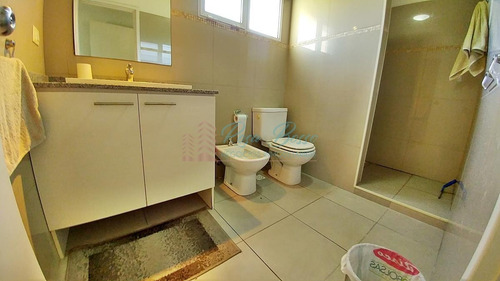 Casa En Venta Playa Mansa 3 Dormitorios- Ref: 6057