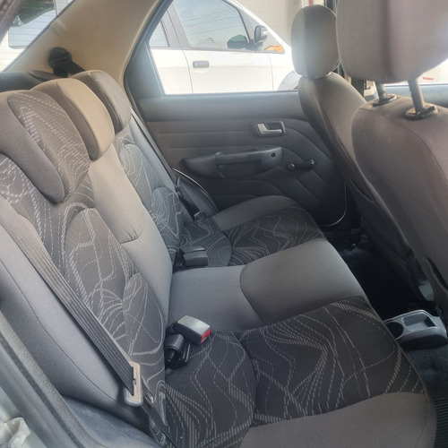 Fiat Siena 1.0 El Flex 4p