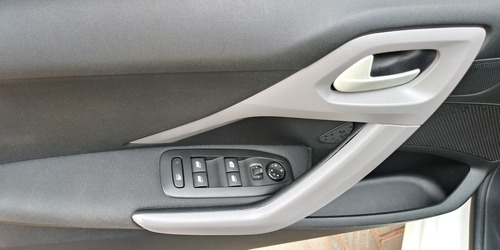 Peugeot 208 1.6 16v Allure Flex Aut. 5p 2018