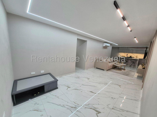 Maravilloso Y Completamente Remodelado Apartamento En Venta Con Inmejorable Ubicación Colinas De La Tahona