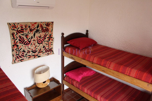 Imagen 5 de 7 de Apartamento Enfrente A La Playa Mansa!