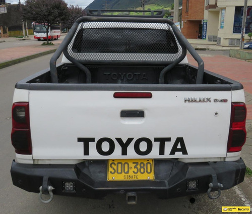 Imagen 5 de 8 de Toyota Hilux 2.5 Imv 4x4
