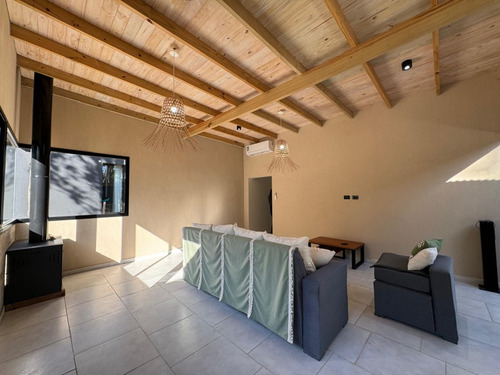 Casa En Venta 4 Ambientes, A Estrenar - Villa Robles - Pinamar