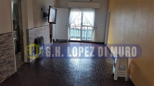 Imagen 12 de 17 de Excelente Galpon De 314m2 +depto 3amb Al Frente Con Balcon, Jardin De Invierno, Lavadero Y Patio Con Parrilla. Ref 689