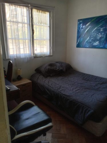 Venta Casa, 4 Dormitorios, 2 Baños Y Estacionamientos.