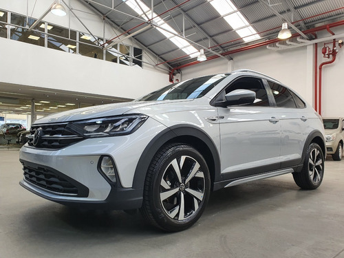 Imagen 11 de 25 de Volkswagen Nivus Highline At 200 Tsi My22 Dcolores