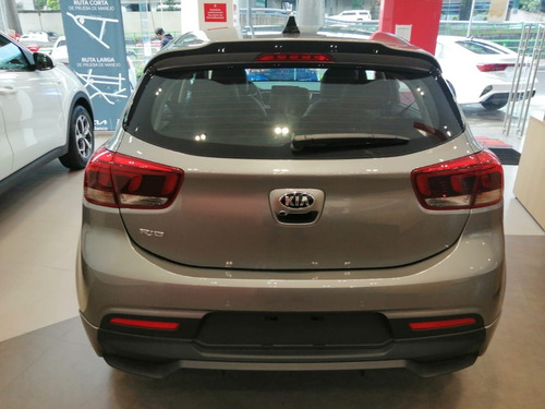 Imagen 7 de 15 de Kia Rio Hb S Pack Manual