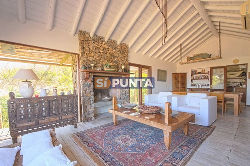 Imagen 2 de 30 de Casa En Venta De 4 Dormitorios En Punta Piedras A Metros Del Mar