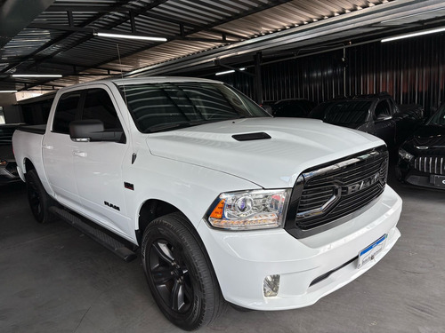 RAM Ram Classic 5.7 Laramie Night Edition Cab. Dupla 4X4 Aut. 4P