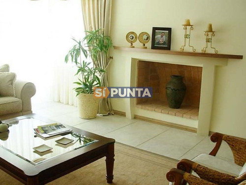 Imagen 3 de 15 de Apartamento En Brava, 3 Dormitorios *