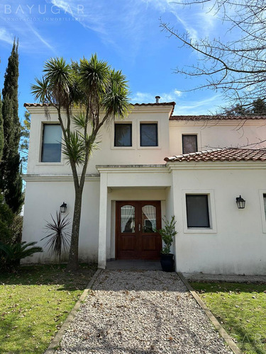 Alquiler Temporal - Casa En Sausalito - Bayugar Negocios Inmobiliarios