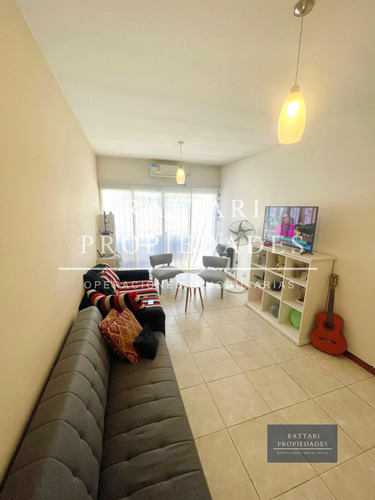 Venta Casa 5 Ambientes Con Parque Y Piscina En Haedo. Excelente Propiedad