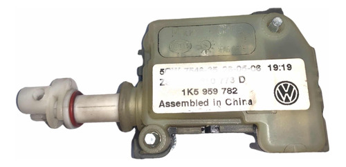 Motor Actuador Tapa De Gasolina Jetta A4 99-15