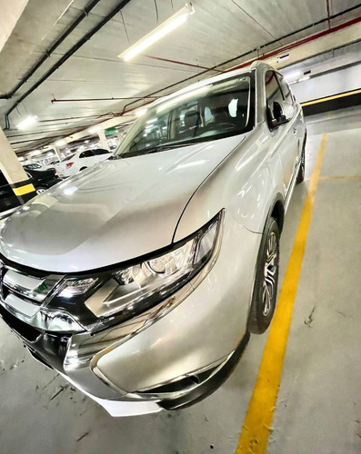 Imagem 9 de 12 de Mitsubishi Outlander 2.0 16v Gasolina 4p Automático